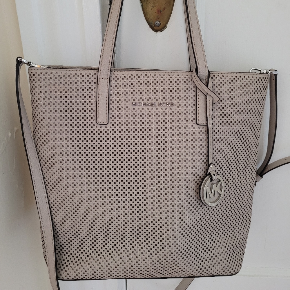 Michael Kors Jet Set Tote